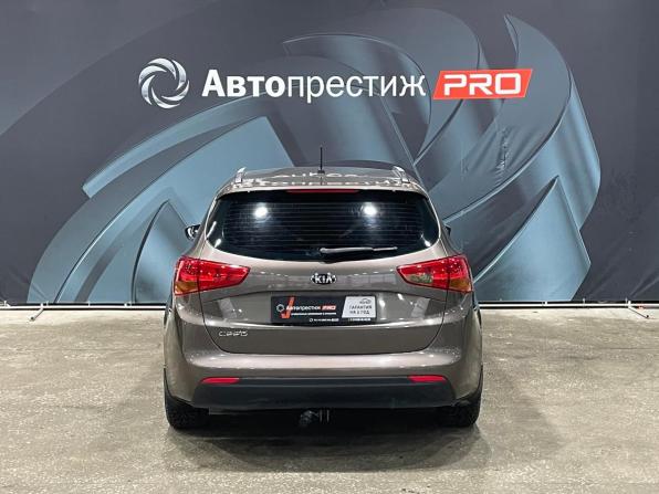 Kia Ceed II с пробегом 2014 года, цена 899 000 рублей, 209980 км, универсал, Автокод Объявления