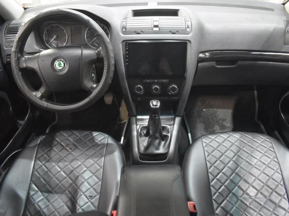 Skoda Octavia II (A5) Рестайлинг с пробегом 2010 года, цена 580 000 рублей, 280601 км, лифтбек, Автокод Объявления