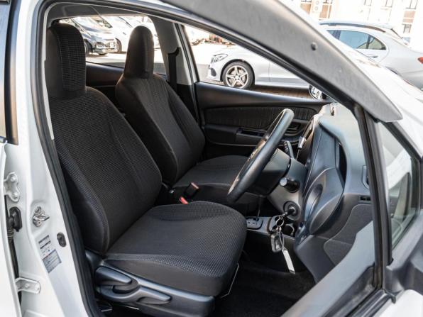 Toyota Vitz III (XP130) Рестайлинг 2 с пробегом 2018 года, цена 990 000 рублей, 55617 км, хэтчбек, Автокод Объявления
