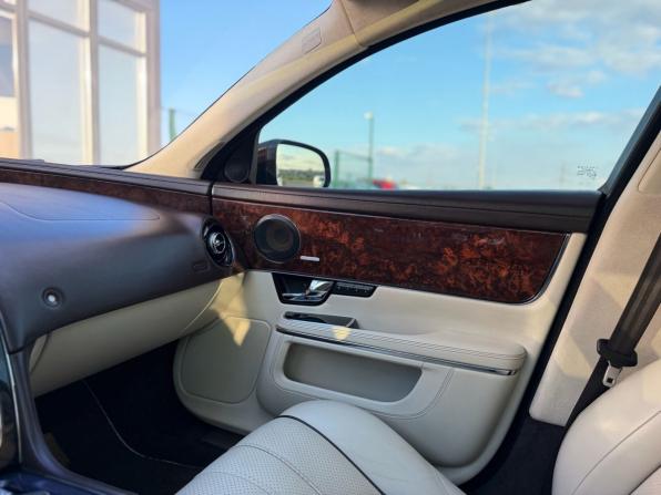 Jaguar XJ IV (X351) с пробегом 2011 года, цена 1 899 000 рублей, 98934 км, седан, Автокод Объявления