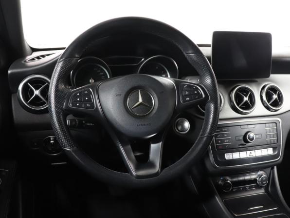 Mercedes-Benz GLA I (X156) Рестайлинг с пробегом 2019 года, цена 2 249 000 рублей, 84500 км, внедорожник, Автокод Объявления