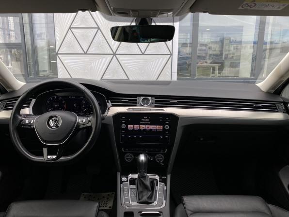 Volkswagen Passat B8 с пробегом 2017 года, цена 1 759 000 рублей, 172136 км, седан, Автокод Объявления