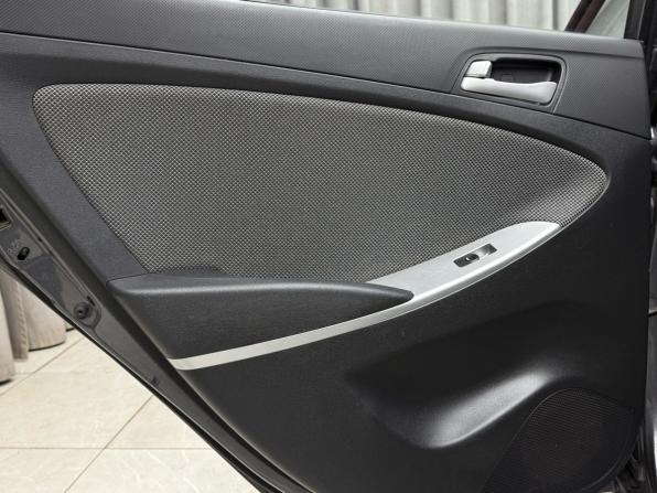 Hyundai Solaris I с пробегом 2013 года, цена 899 000 рублей, 117888 км, седан, Автокод Объявления