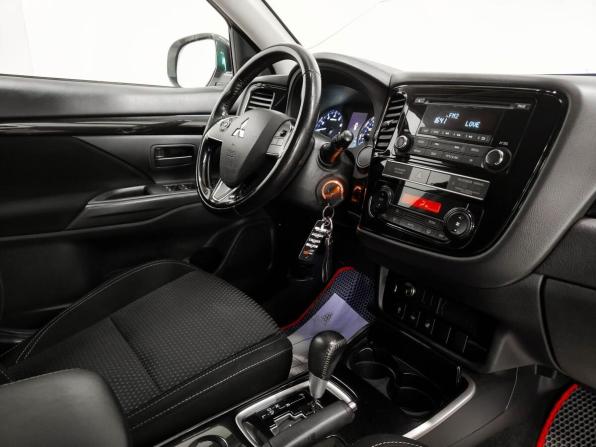 Mitsubishi Outlander III Рестайлинг 3 с пробегом 2018 года, цена 1 435 400 рублей, 239133 км, внедорожник, Автокод Объявления