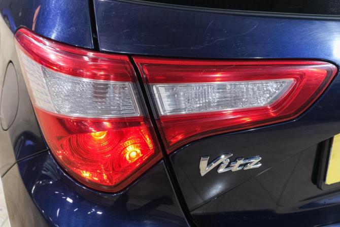 Toyota Vitz III (XP130) Рестайлинг 2 с пробегом 2018 года, цена 999 000 рублей, 140200 км, хэтчбек, Автокод Объявления