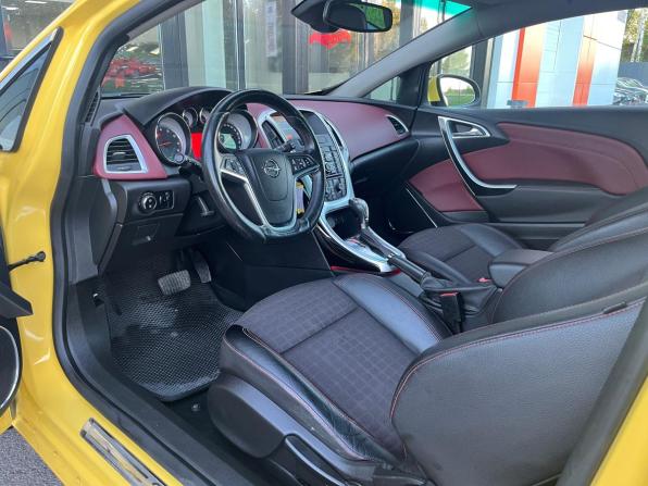Opel Astra J Рестайлинг с пробегом 2013 года, цена 910 000 рублей, 125000 км, хэтчбек, Автокод Объявления