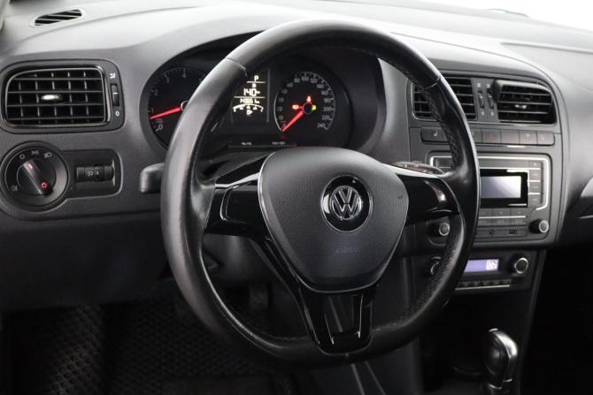 Volkswagen Polo V Рестайлинг с пробегом 2018 года, цена 979 000 рублей, 142000 км, седан, Автокод Объявления