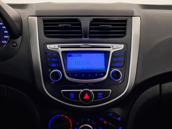 Hyundai Solaris I с пробегом 2013 года, цена 729 000 рублей, 198730 км, седан, Автокод Объявления