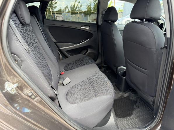 Hyundai Solaris I Рестайлинг с пробегом 2014 года, цена 930 000 рублей, 114591 км, хэтчбек, Автокод Объявления