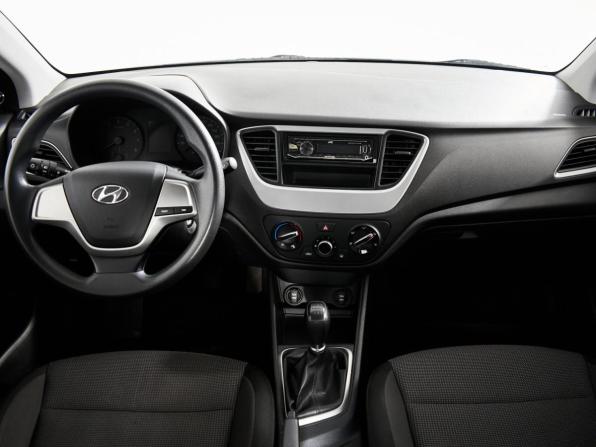 Hyundai Solaris II с пробегом 2017 года, цена 1 030 000 рублей, 129222 км, седан, Автокод Объявления