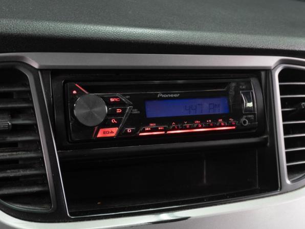 Hyundai Solaris II с пробегом 2018 года, цена 729 000 рублей, 293576 км, седан, Автокод Объявления