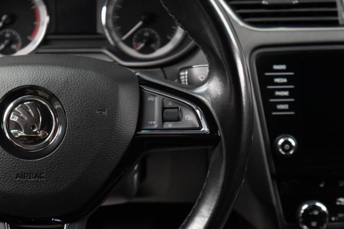Skoda Octavia III (A7) Рестайлинг с пробегом 2019 года, цена 1 699 000 рублей, 180518 км, лифтбек, Автокод Объявления
