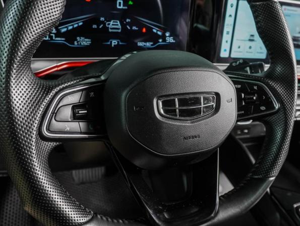 Geely Coolray I Рестайлинг с пробегом 2024 года, цена 2 099 000 рублей, 61726 км, внедорожник, Автокод Объявления