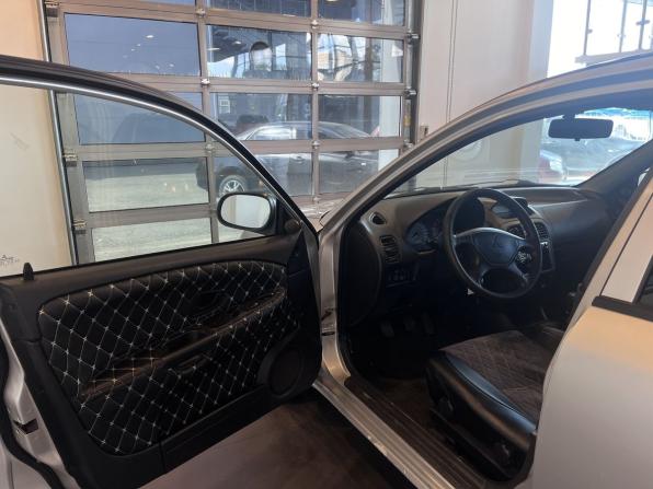 Mitsubishi Carisma I Рестайлинг с пробегом 2003 года, цена 155 000 рублей, 263203 км, седан, Автокод Объявления
