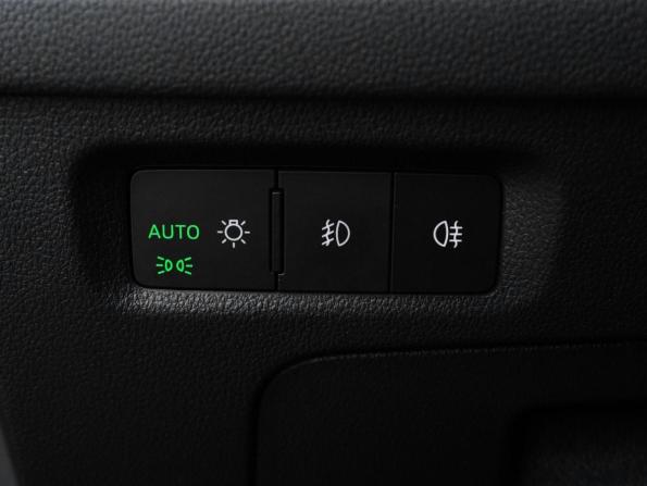 Skoda Octavia IV (A8) с пробегом 2021 года, цена 2 099 000 рублей, 76129 км, лифтбек, Автокод Объявления
