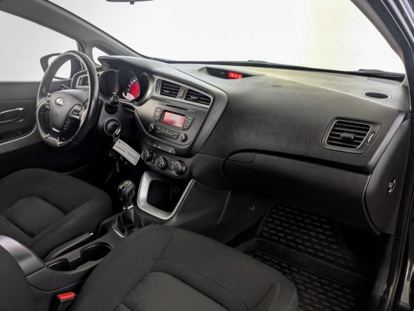 Kia Ceed II Рестайлинг с пробегом 2016 года, цена 1 070 000 рублей, 161143 км, хэтчбек, Автокод Объявления