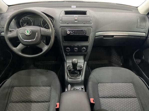 Skoda Octavia II (A5) Рестайлинг с пробегом 2009 года, цена 799 000 рублей, 236000 км, лифтбек, Автокод Объявления