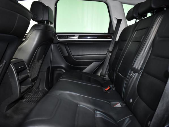 Volkswagen Touareg II Рестайлинг с пробегом 2015 года, цена 2 279 000 рублей, 238396 км, внедорожник, Автокод Объявления