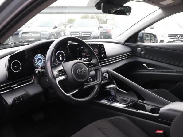 Hyundai Elantra VII (CN7) с пробегом 2022 года, цена 2 000 000 рублей, 65834 км, седан, Автокод Объявления