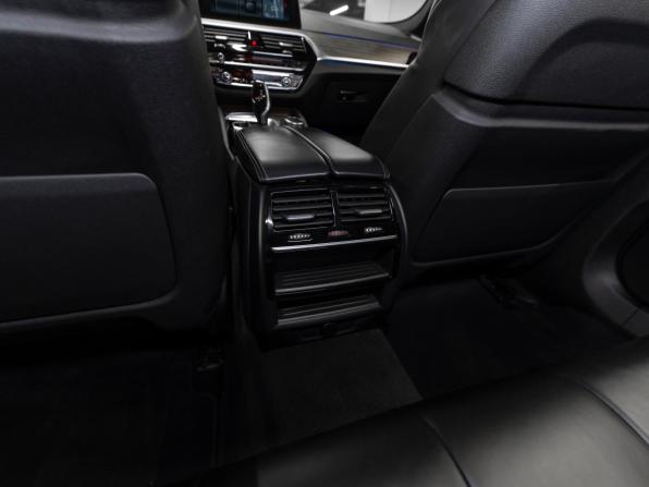 BMW 5 серии VII (G30/G31/G38) с пробегом 2017 года, цена 3 710 000 рублей, 130250 км, седан, Автокод Объявления