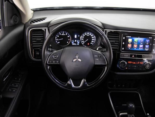 Mitsubishi Outlander III Рестайлинг 3 с пробегом 2020 года, цена 1 649 000 рублей, 202372 км, внедорожник, Автокод Объявления