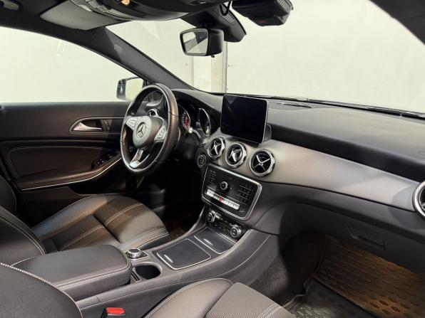Mercedes-Benz GLA I (X156) Рестайлинг с пробегом 2019 года, цена 2 249 800 рублей, 90000 км, внедорожник, Автокод Объявления