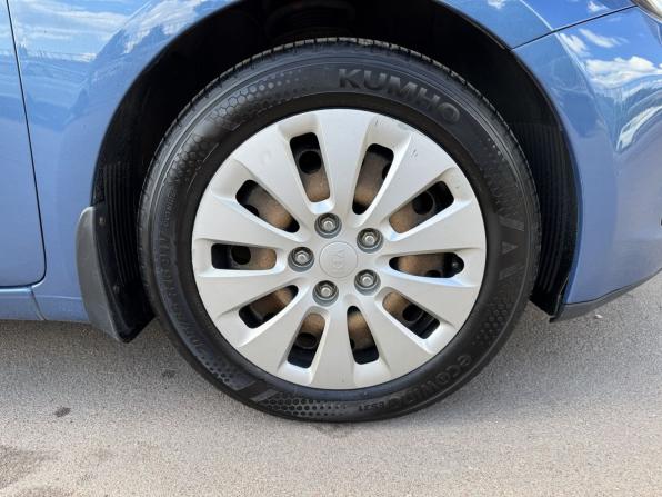 Kia Ceed II с пробегом 2013 года, цена 1 039 000 рублей, 213000 км, хэтчбек, Автокод Объявления