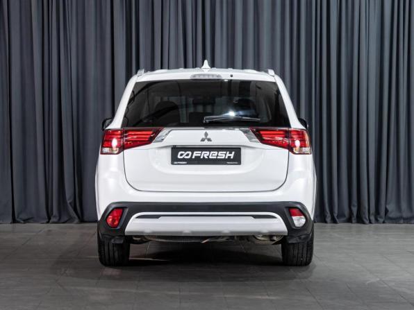 Mitsubishi Outlander III Рестайлинг 2 с пробегом 2018 года, цена 1 799 000 рублей, 164812 км, внедорожник, Автокод Объявления