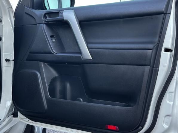Toyota Land Cruiser Prado 150 Series Рестайлинг 1 с пробегом 2015 года, цена 3 780 000 рублей, 190601 км, внедорожник, Автокод Объявления