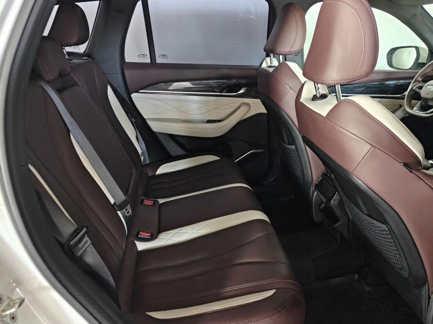 Geely Monjaro I Москва  - изображение 10