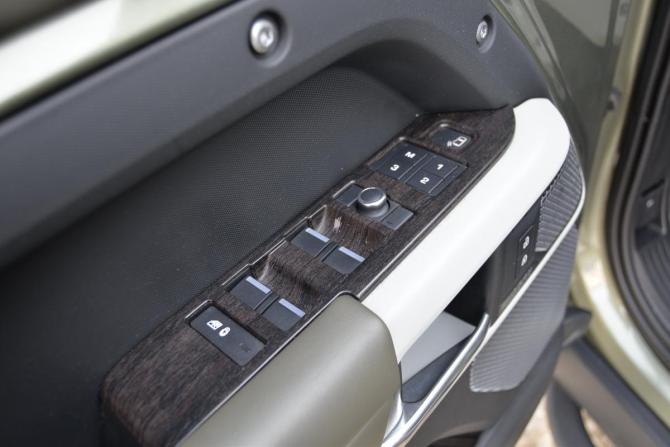 Land Rover Defender II с пробегом 2020 года, цена 6 190 000 рублей, 90370 км, внедорожник, Автокод Объявления