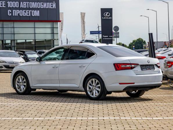 Skoda Superb III с пробегом 2019 года, цена 1 825 000 рублей, 84000 км, лифтбек, Автокод Объявления