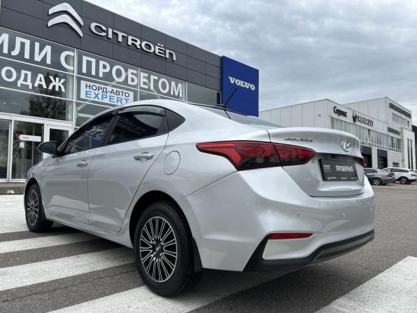Hyundai Solaris II с пробегом 2017 года, цена 1 260 000 рублей, 76672 км, седан, Автокод Объявления
