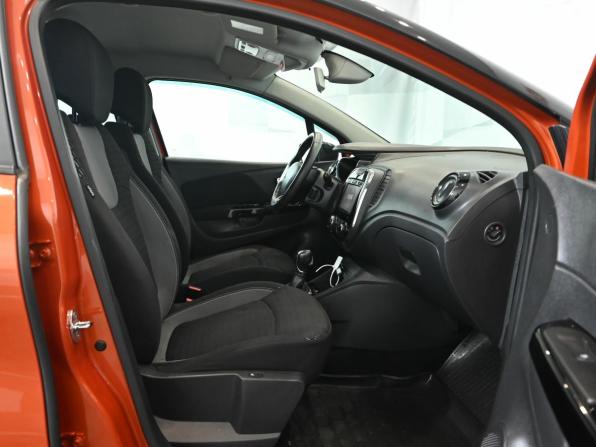 Renault Kaptur I с пробегом 2017 года, цена 1 445 000 рублей, 96100 км, внедорожник, Автокод Объявления