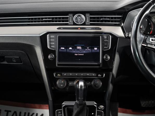 Volkswagen Passat B8 с пробегом 2016 года, цена 1 500 000 рублей, 142500 км, седан, Автокод Объявления