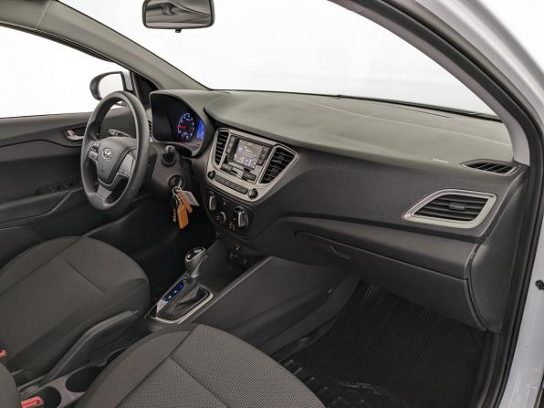 Hyundai Solaris II Рестайлинг с пробегом 2021 года, цена 1 595 000 рублей, 51342 км, седан, Автокод Объявления