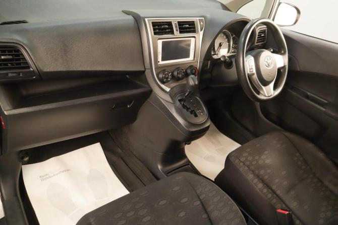 Toyota Ractis II с пробегом 2013 года, цена 889 000 рублей, 165000 км, хэтчбек, Автокод Объявления