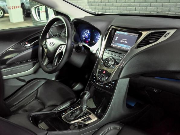 Hyundai Grandeur V с пробегом 2012 года, цена 1 370 000 рублей, 231871 км, седан, Автокод Объявления