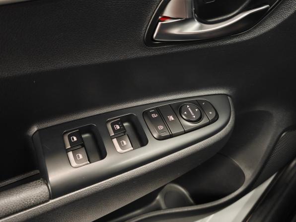 Kia Rio IV с пробегом 2018 года, цена 1 350 000 рублей, 116012 км, хэтчбек, Автокод Объявления