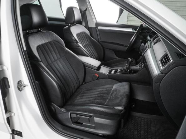 Skoda Superb III с пробегом 2016 года, цена 1 999 000 рублей, 135240 км, лифтбек, Автокод Объявления