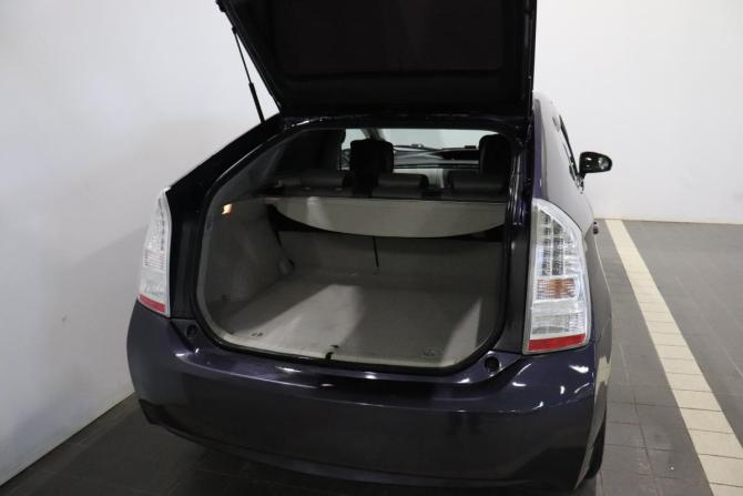 Toyota Prius III (XW30) с пробегом 2011 года, цена 900 000 рублей, 257814 км, лифтбек, Автокод Объявления