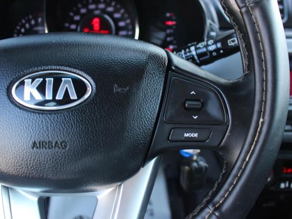 Kia Rio III Рестайлинг с пробегом 2015 года, цена 750 000 рублей, 234497 км, хэтчбек, Автокод Объявления