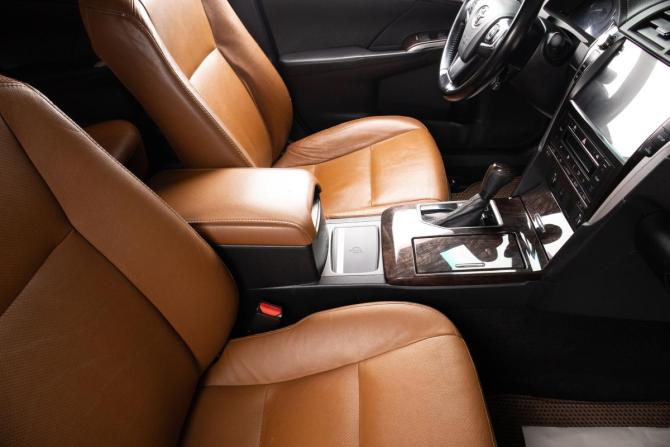 Toyota Camry VII (XV50) Рестайлинг с пробегом 2017 года, цена 1 999 000 рублей, 197331 км, седан, Автокод Объявления