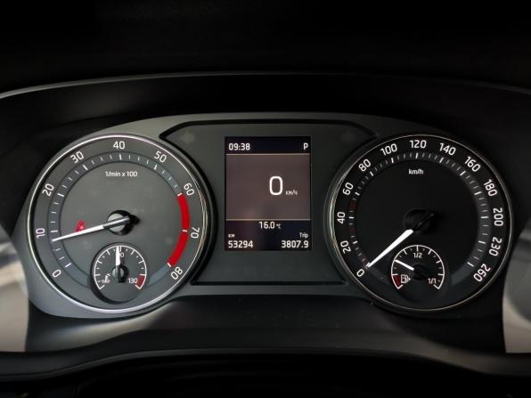 Skoda Octavia IV (A8) с пробегом 2021 года, цена 2 360 000 рублей, 53274 км, лифтбек, Автокод Объявления