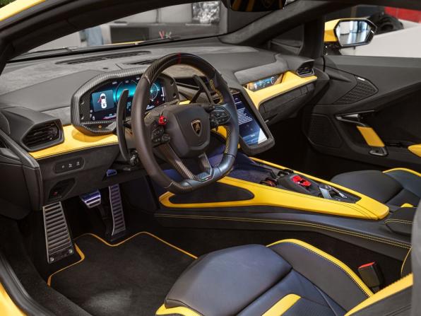 Lamborghini Temerario с пробегом 2026 года, цена 54 500 000 рублей, 30 км, купе, Автокод Объявления