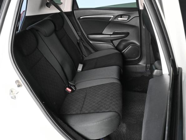 Honda Fit III Рестайлинг с пробегом 2017 года, цена 1 079 000 рублей, 150212 км, хэтчбек, Автокод Объявления