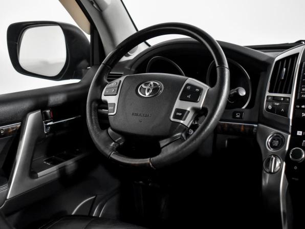 Toyota Land Cruiser 200 Series Рестайлинг 1 с пробегом 2012 года, цена 2 630 000 рублей, 301383 км, внедорожник, Автокод Объявления