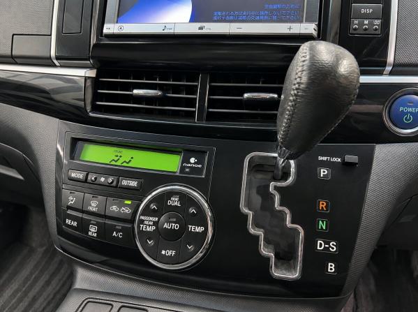 Toyota Estima III Рестайлинг 2 с пробегом 2014 года, цена 1 885 000 рублей, 177000 км, минивэн, Автокод Объявления