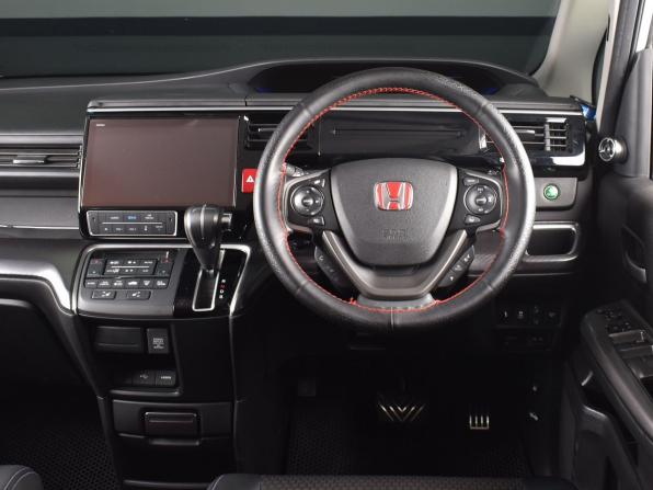 Honda Stepwgn V Рестайлинг с пробегом 2020 года, цена 2 519 995 рублей, 84617 км, минивэн, Автокод Объявления