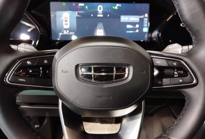 Geely Monjaro I с пробегом 2023 года, цена 3 465 000 рублей, 18321 км, внедорожник, Автокод Объявления
